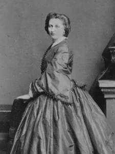 Arabella Mansfield headshot
